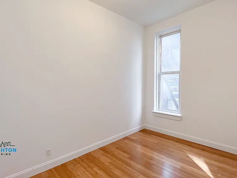 225 E 14th St #1-D — Photo 3