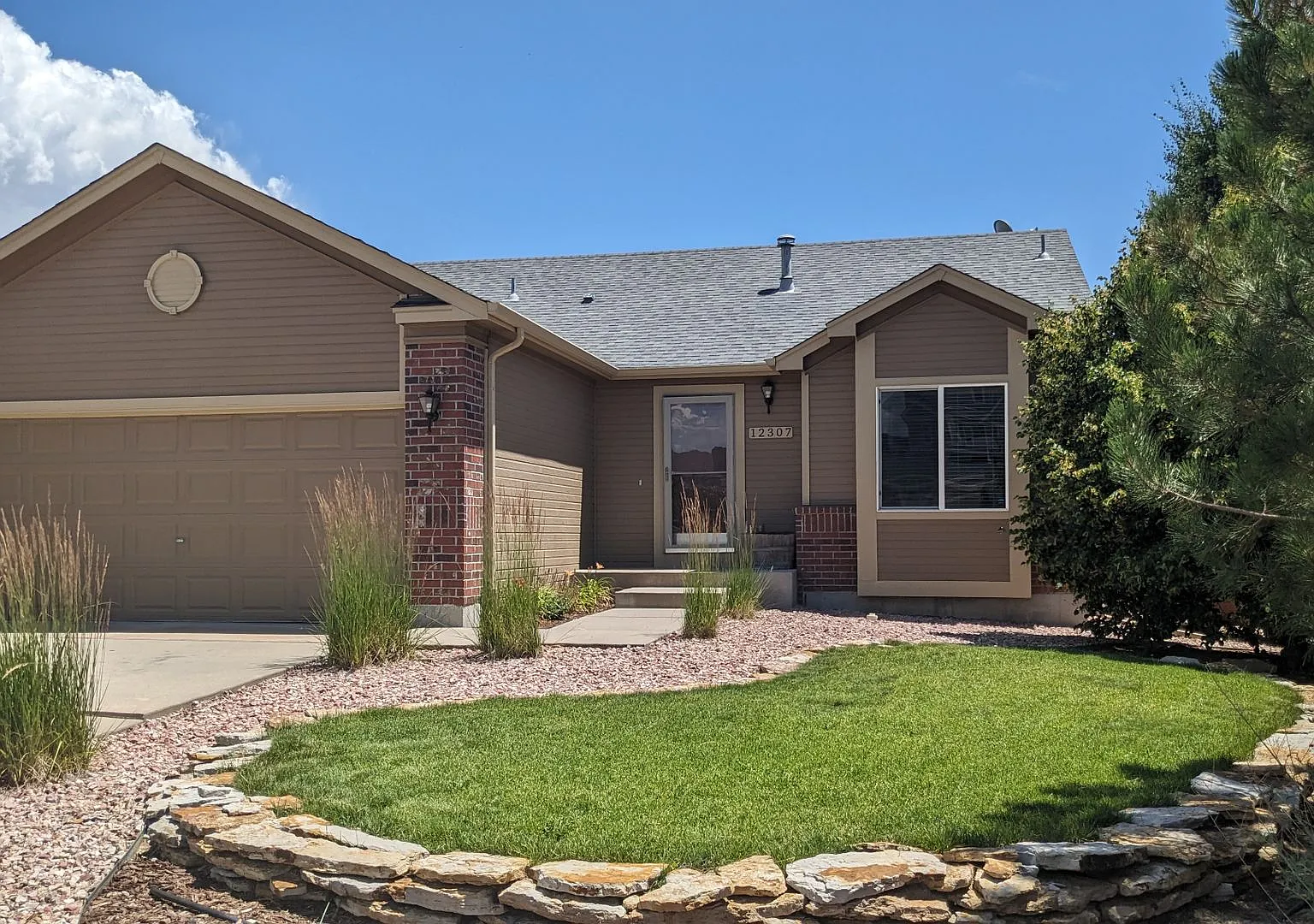 Beautiful Meridian Ranch Home with a New Kitchen and A/C! — Photo 1