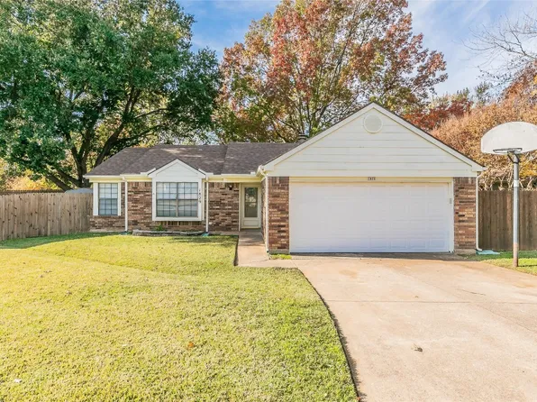 1829 Harvest Moon Dr, Grapevine, TX 76051