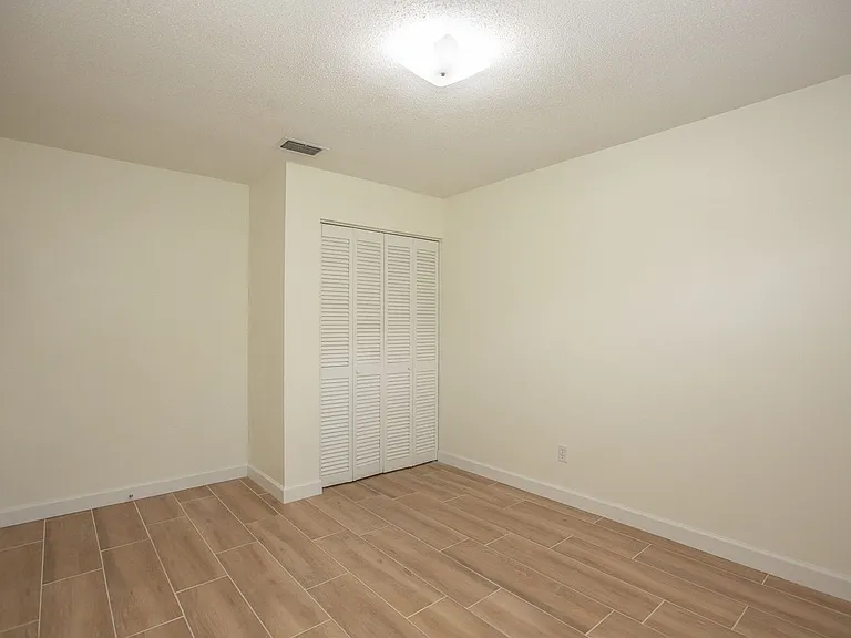 2242 King Johns Ct — Photo 12