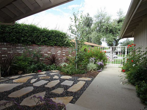 2nd image of 1266 Willsbrook Ct