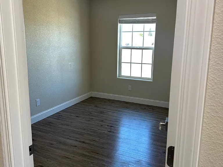1338 Hermosa Dr — Photo 17