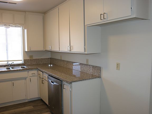 5th image of 1911 Woodland Ave