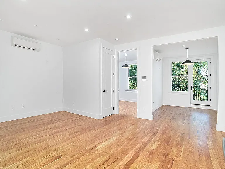 3215 Clarendon Rd #3R — Photo 5