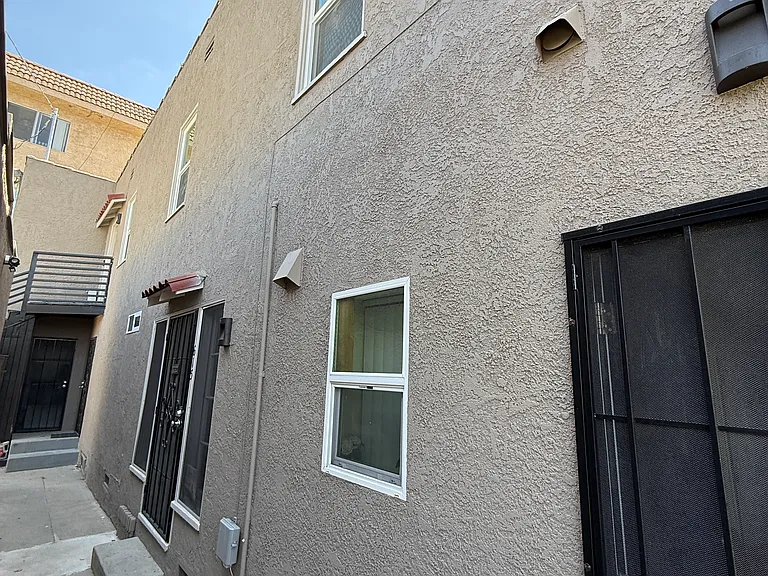 Breezeway to Unit