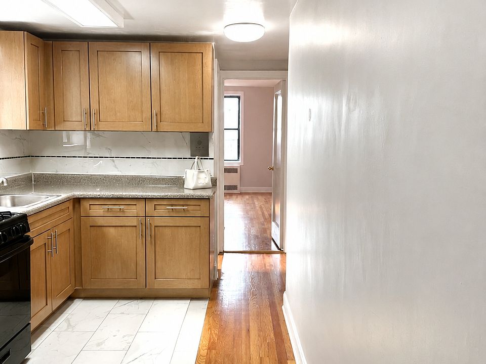 1st image of 303 Webster Ave APT 4D