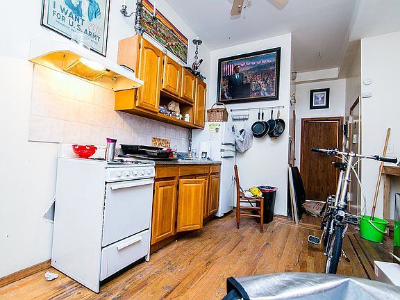 2nd image of 181 Jefferson St APT 1R