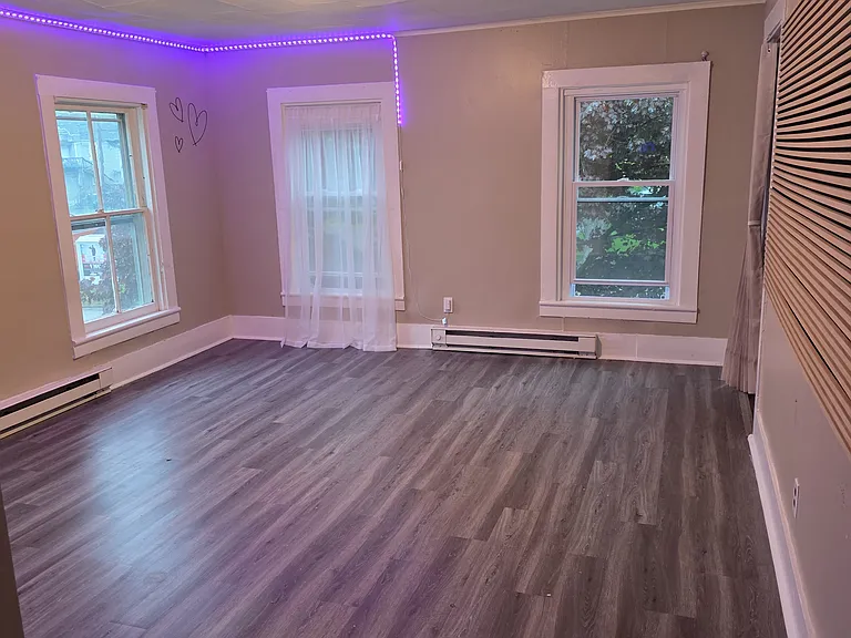 8 Malden St #8 — Photo 1