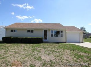 112 N Pulaski St, Williamsville, IL 62693