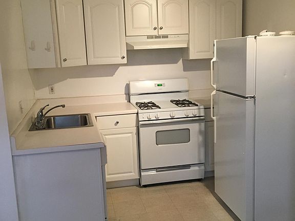 3rd image of 8071 Watkins Dr