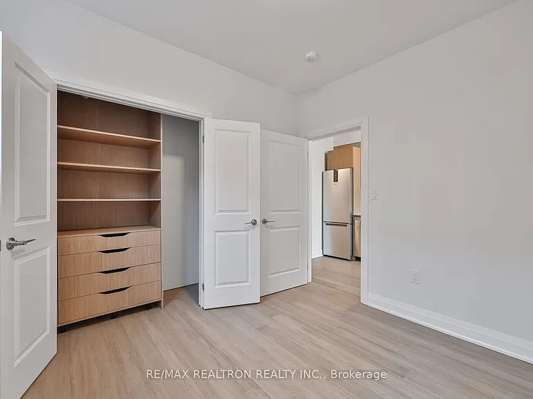 101 Sophia St W — Photo 12