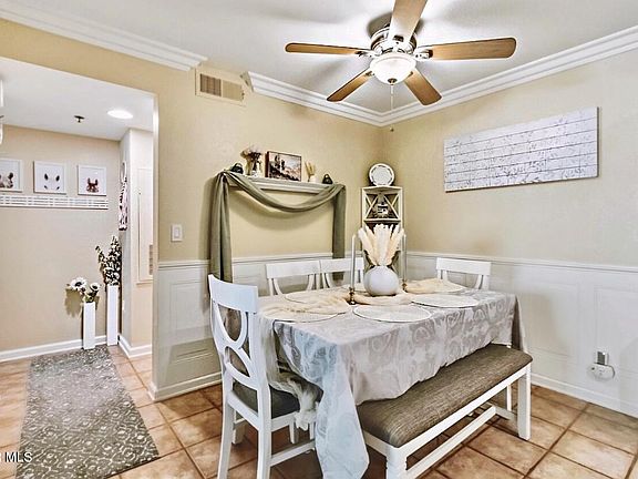 5th image of 5805 Oak Bend Ln Unit 211