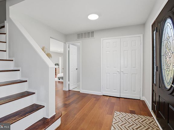 3rd image of 11910 Tildenwood Dr