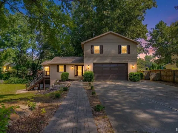 624 Forest Park Dr, Newburgh, IN 47630