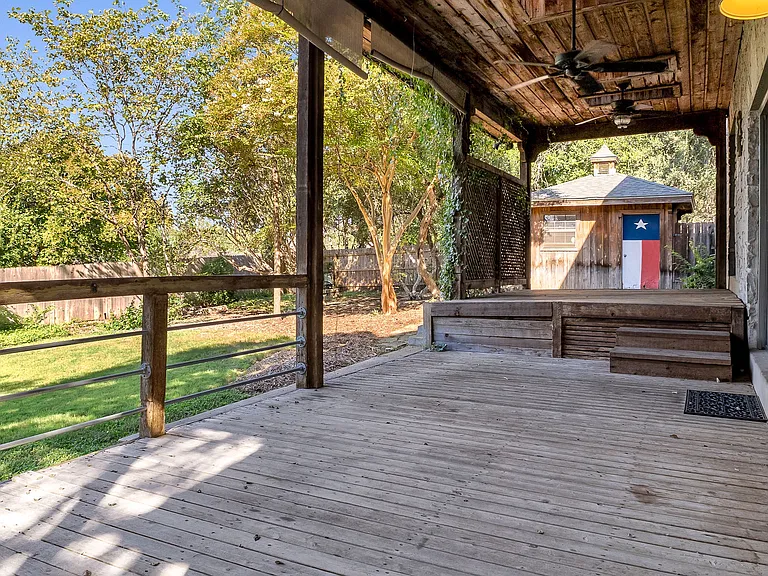 306 Country Wood Dr — Photo 35