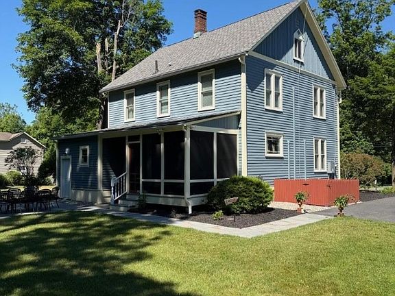 4th image of 689 Bartley Rd