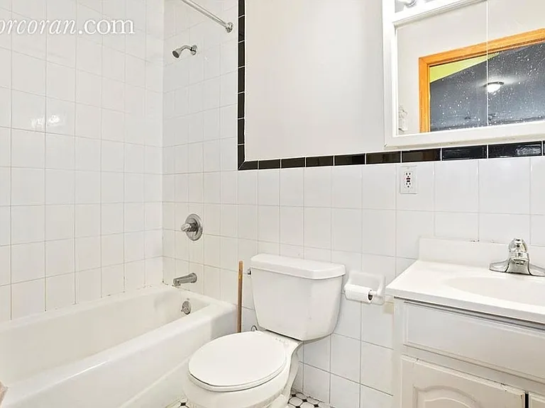 1798 3rd Ave #4A — Photo 3