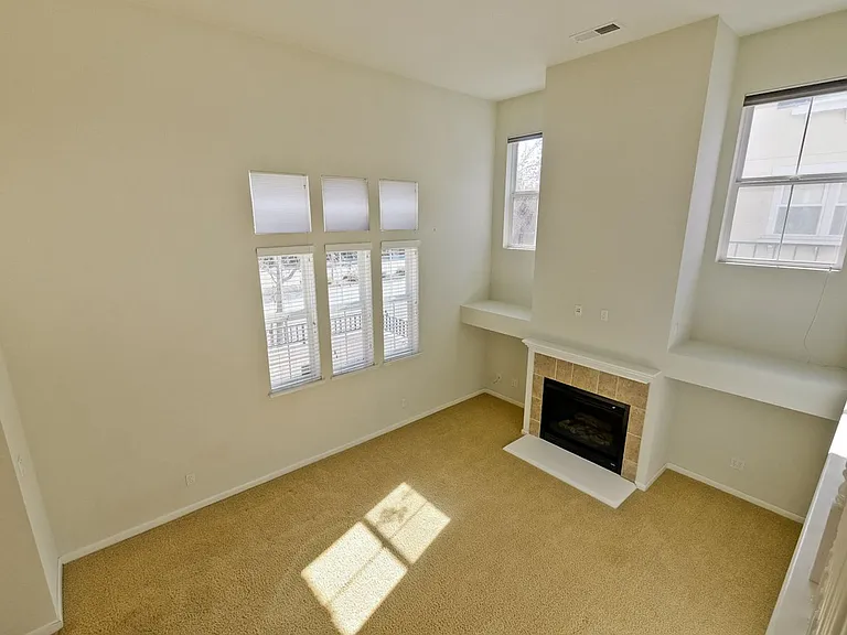 562 Saco Ter — Photo 10