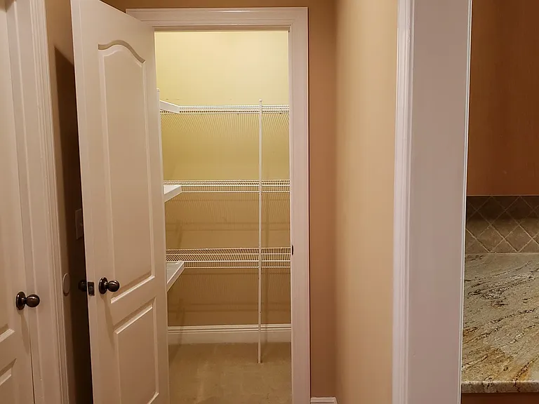 9821 Helmsley Cir — Photo 18
