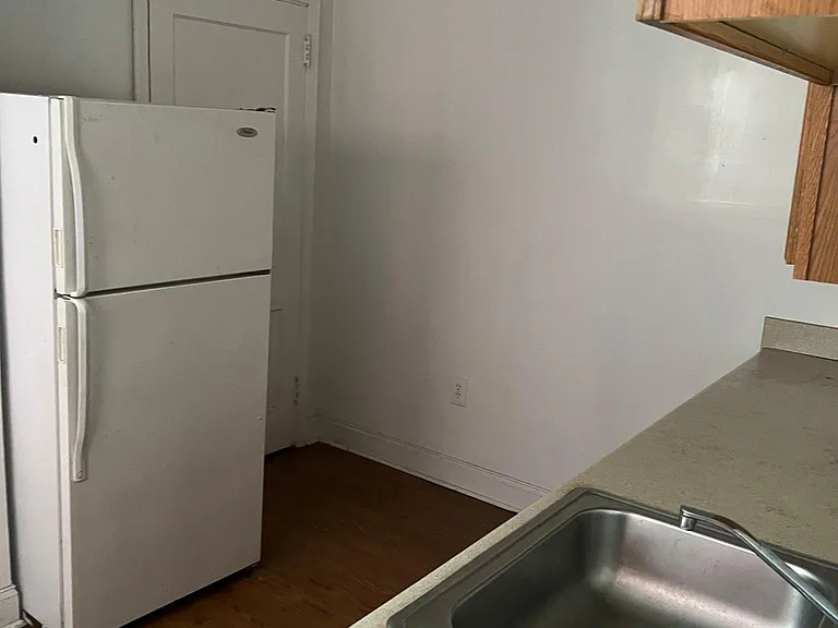 2336 Eldridge St #1 — Photo 5