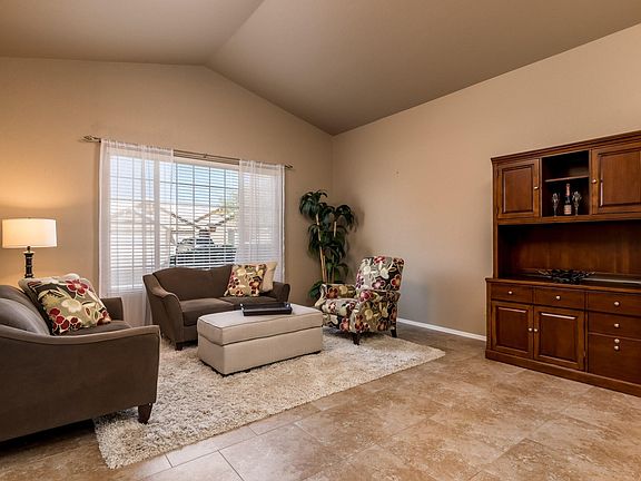 4331 E Montegomery Rd - MLS-6