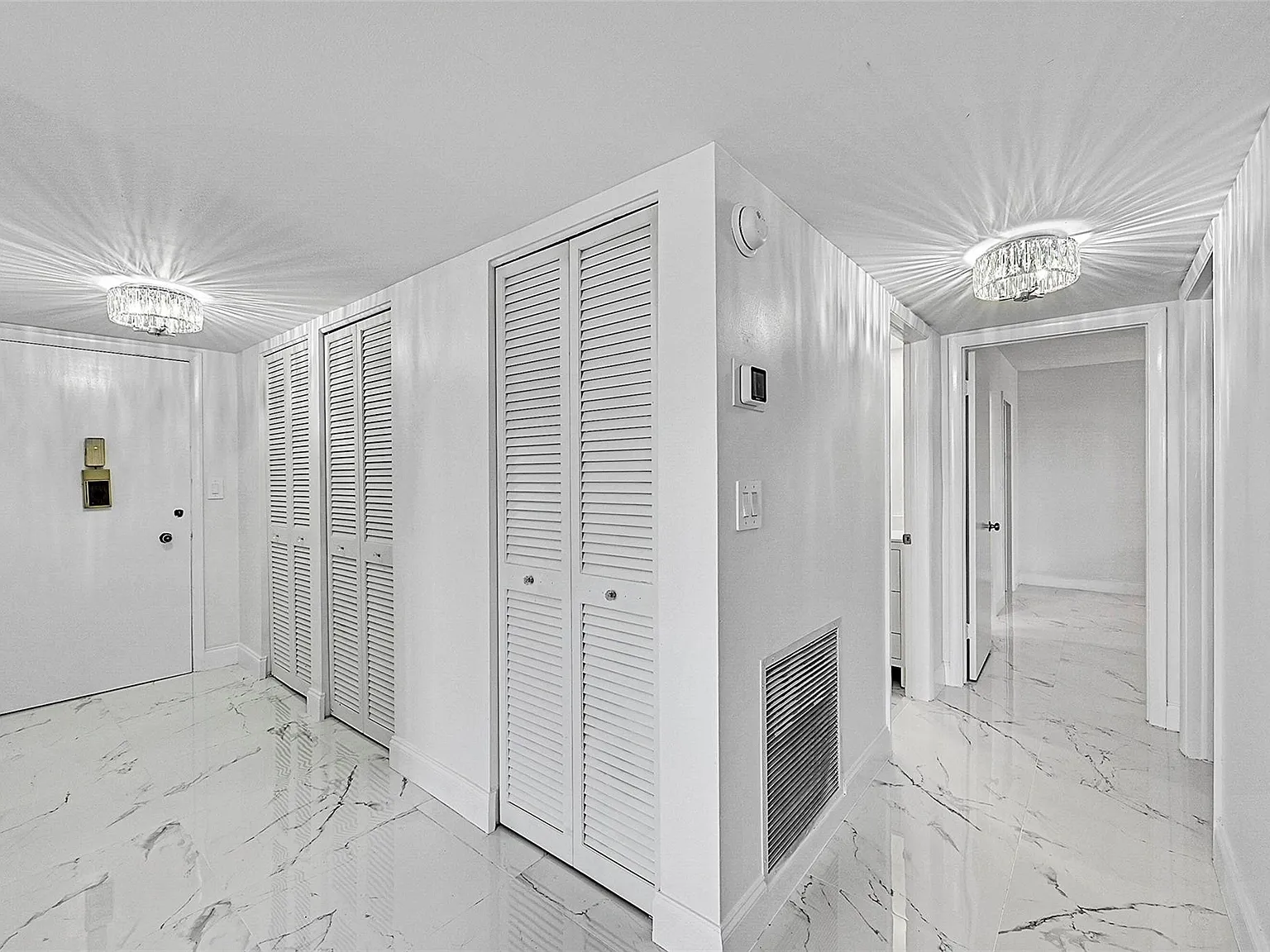 2 bed, 2.0 bath, 1460 sqft, $3,300 — Photo 2
