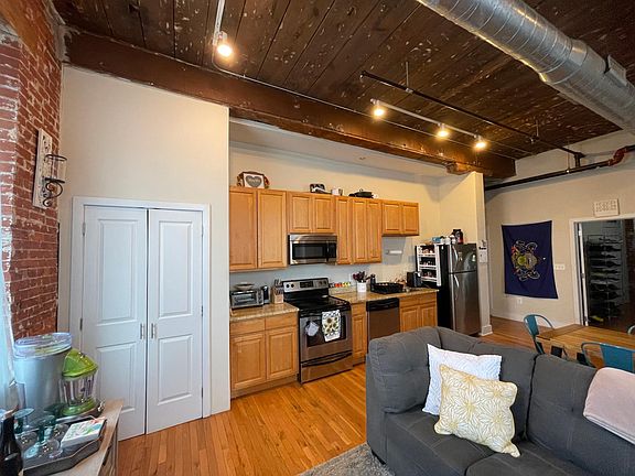 5th image of 21 E Columbia Ave APT 206