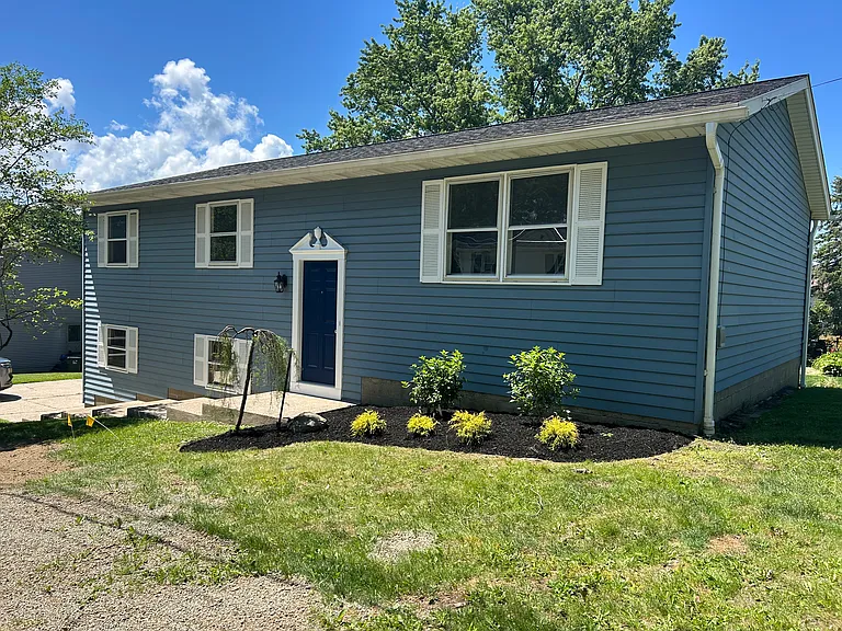 4704 Oakland St — Photo 12