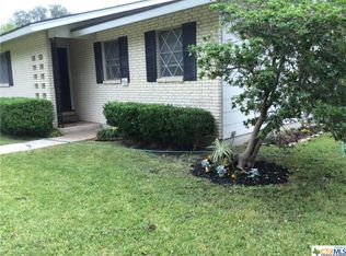 1307 Mockingbird Ln, Seguin, TX 78155