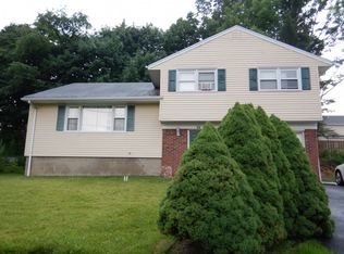17 Richard Dr, Dumont, NJ 07628