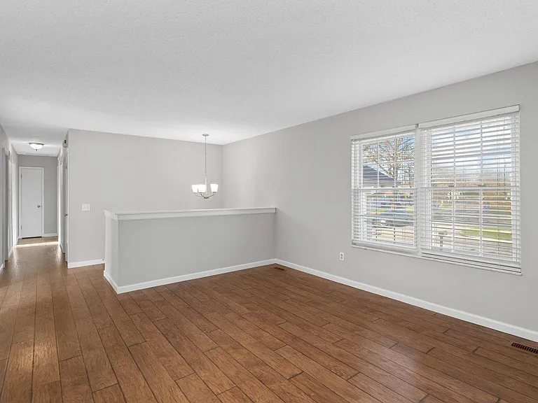 1118 Twistedoak Ct — Photo 8