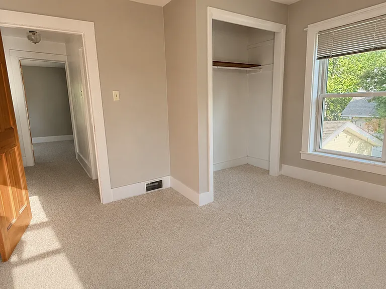 1219 8th St E — Photo 10