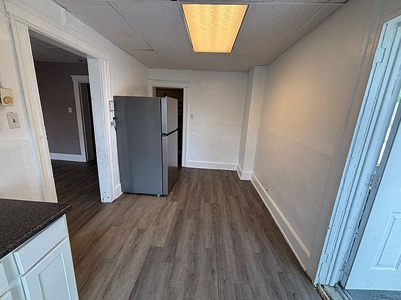 5th image of 409 W Broad St #5