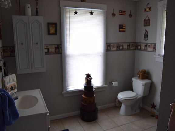 5th image of 1007 Tomlinson Ave