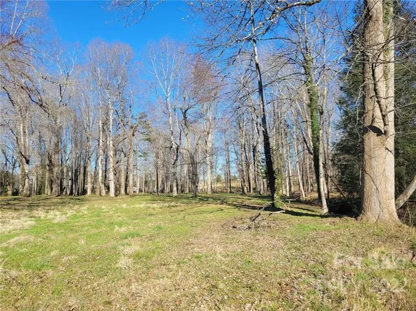 9999 Olde Jordan St, East Flat Rock, NC 28726