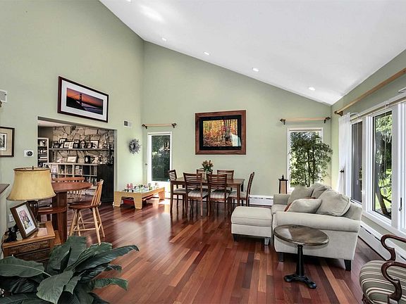 5th image of 20 E Artisan Ave
