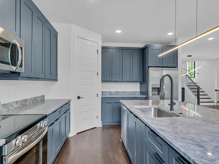 1114 Leland Ave — Photo 4