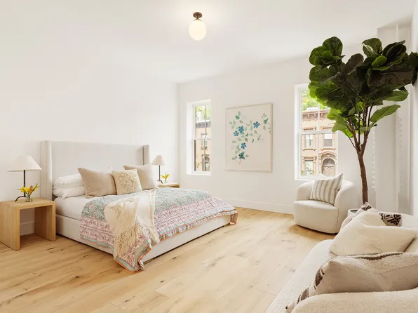 524 Halsey Street image 5 of 16