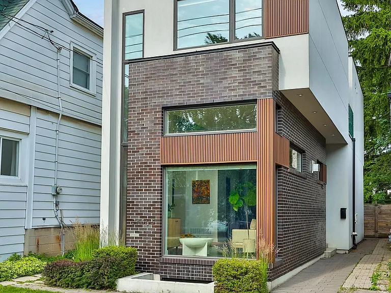 235 Cedarvale Ave — Photo 2