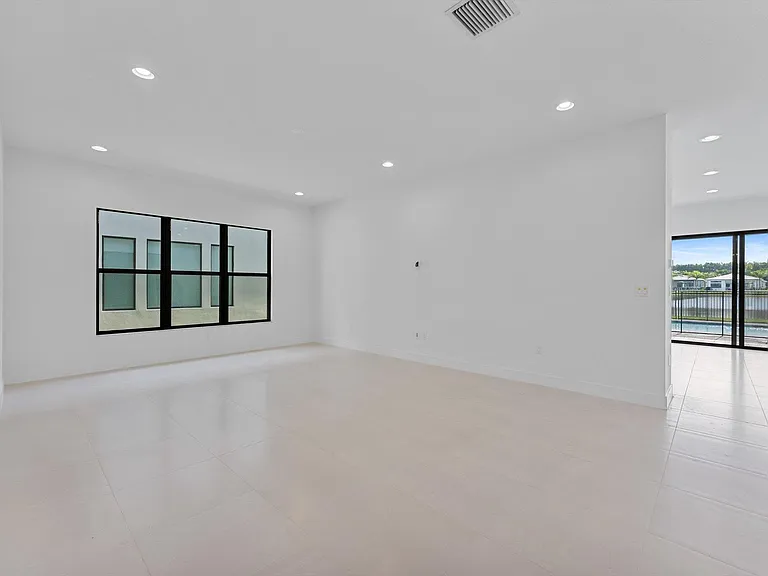 20062 Hirono Ln — Photo 6