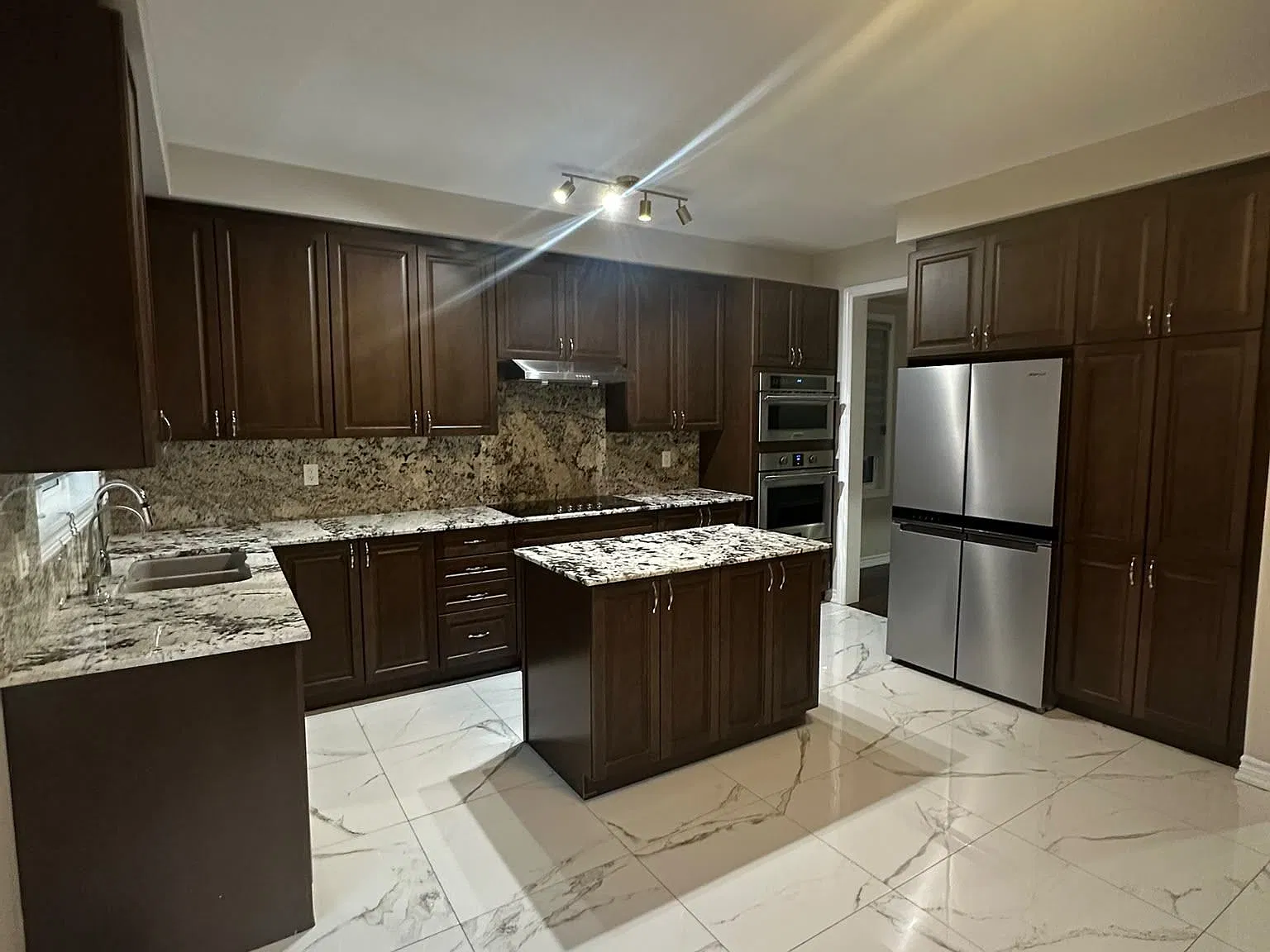 4 bed, $4,200 — Photo 3