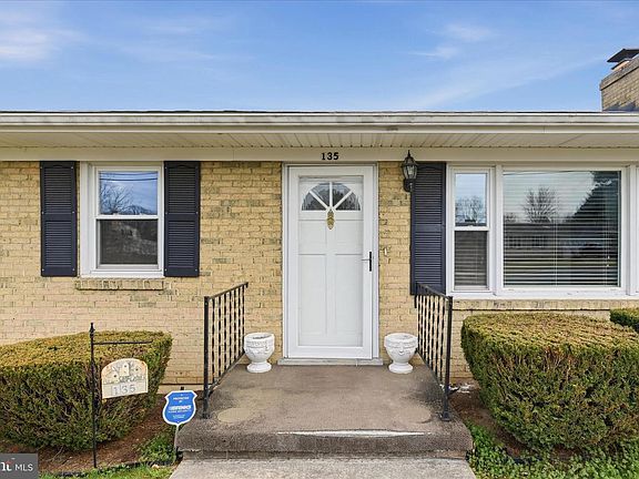 5th image of 135 Meade Dr