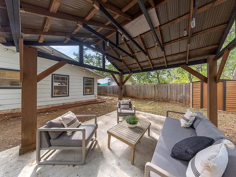 5108 Emerald Forest Dr — Photo 32