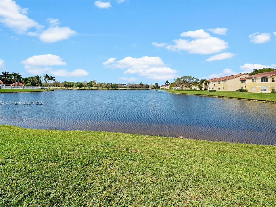 1st image of 731 Vista Isles Dr APT 1517