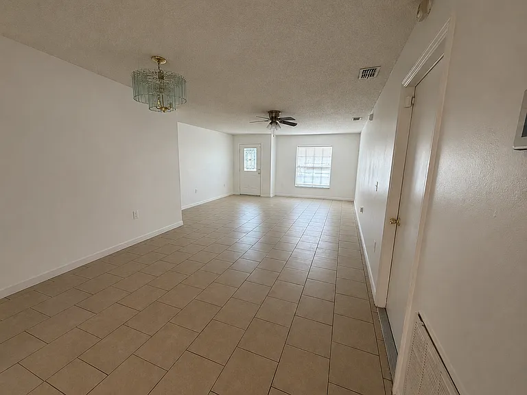 1304 E Ohio St — Photo 5