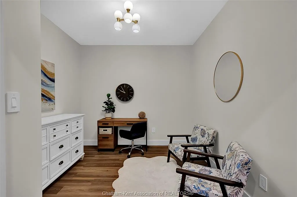 1 bed, 924 sqft, $2,200 — Photo 3