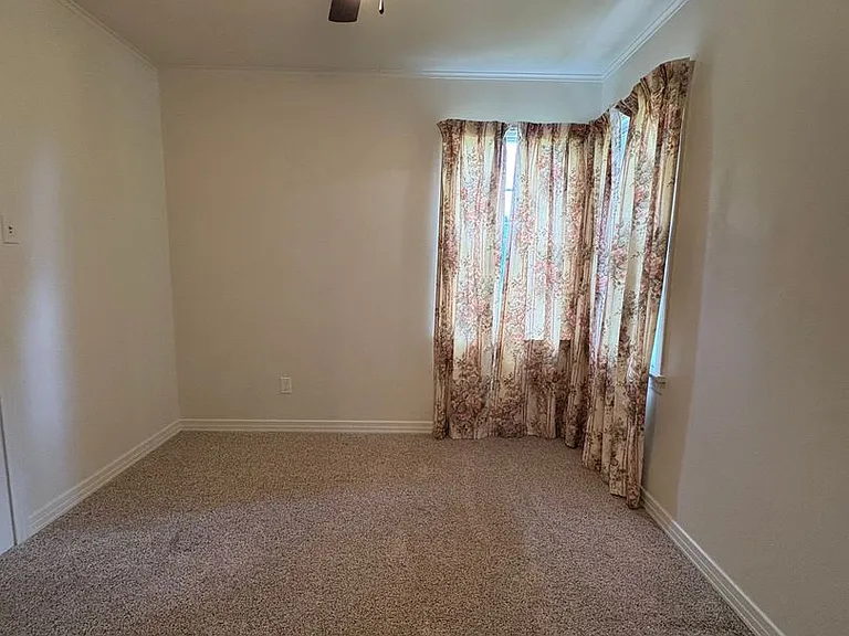 817 Anthony St — Photo 8