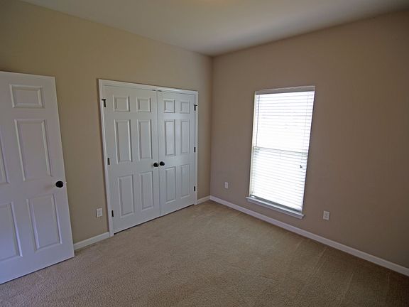 5th image of 111 Sunny Oak Trl