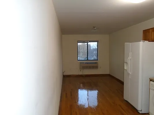 Rented by 18 REALTY | media 43