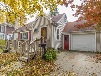 317 Sumner St, Grand Ledge, MI, 48837